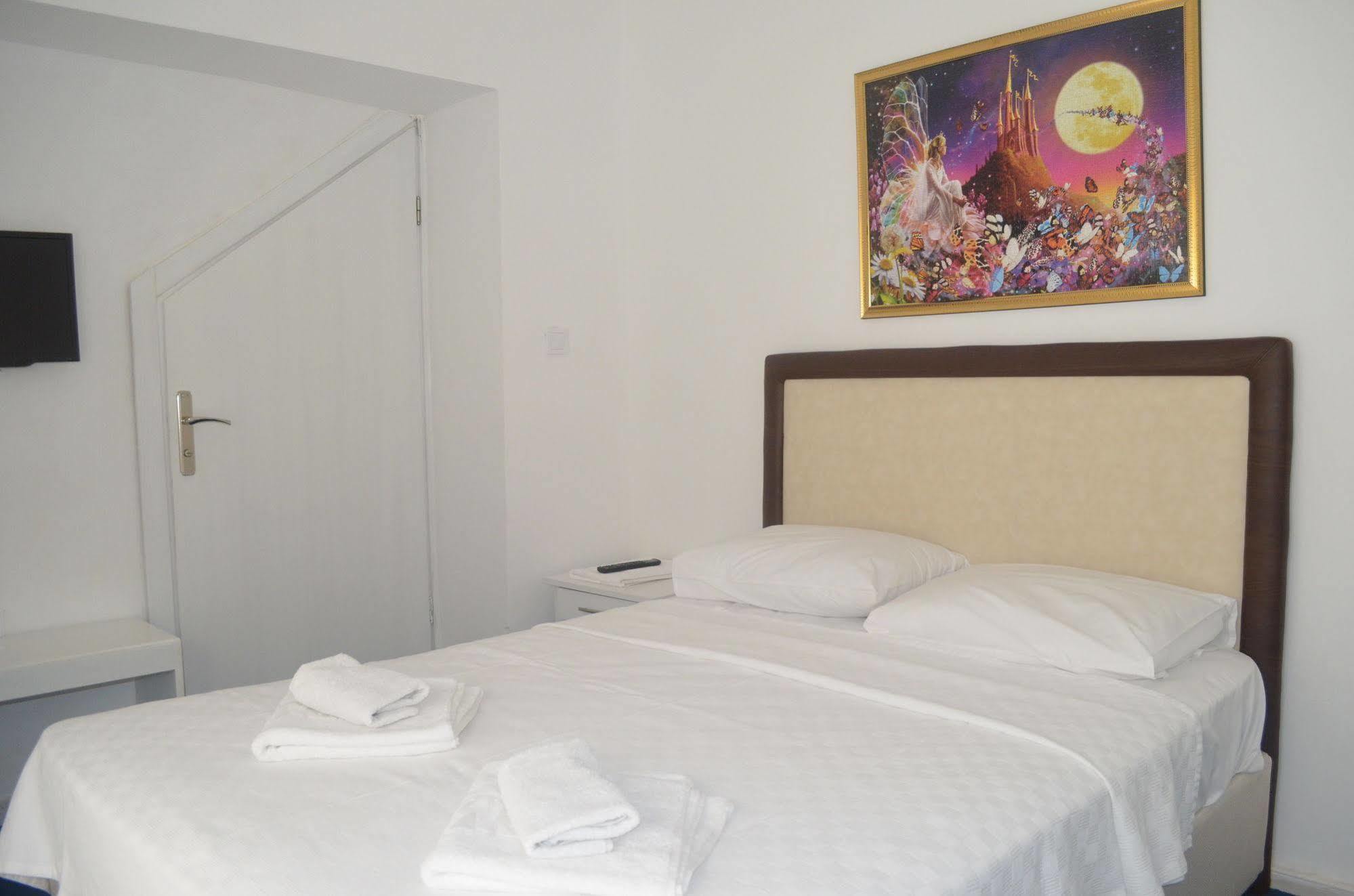 Lacivert Hotel Аявали Екстериор снимка