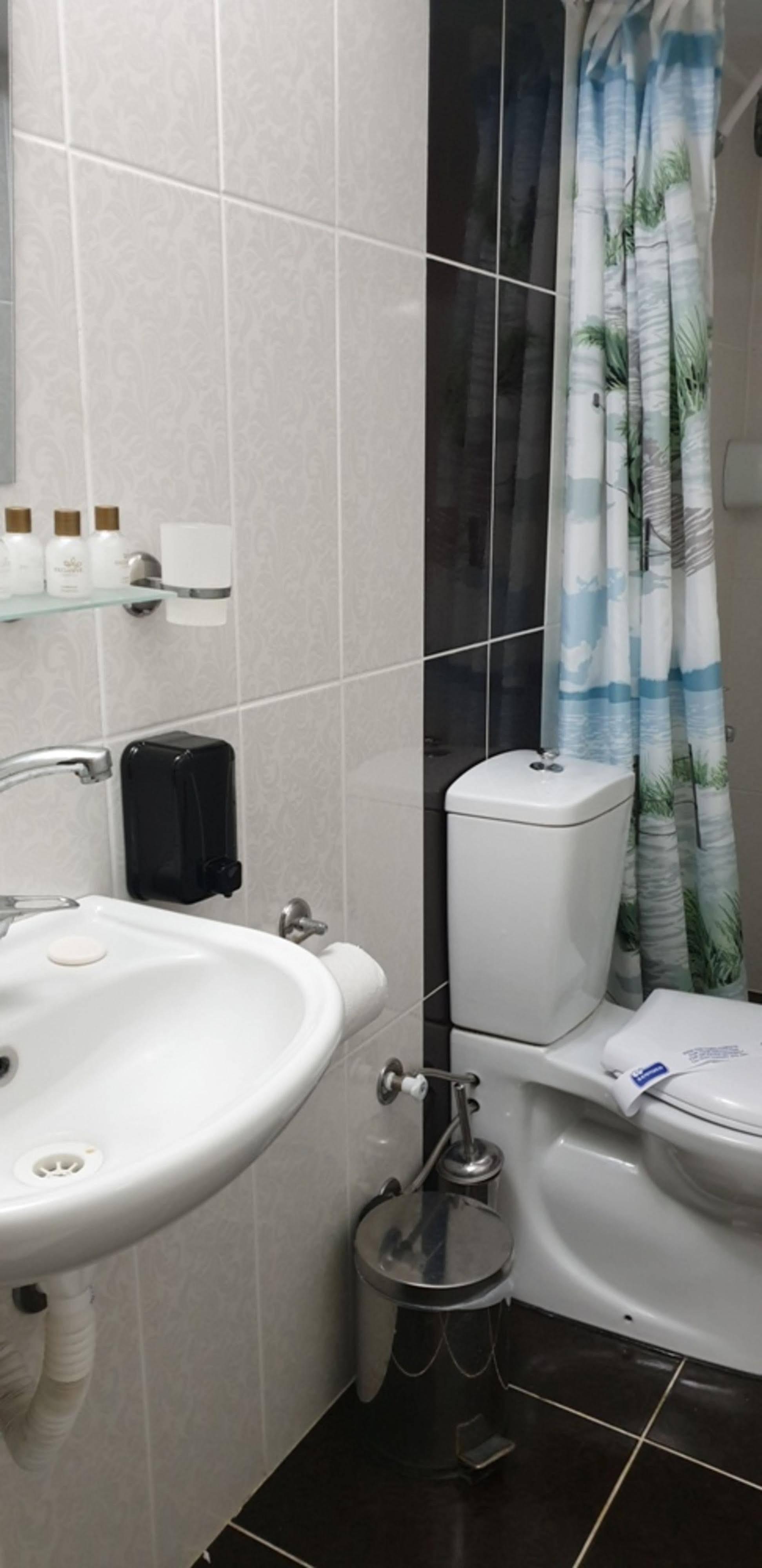 Lacivert Hotel Аявали Екстериор снимка